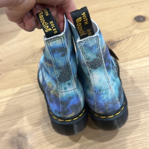 Doc Martens 1460 Pascal Boot (Unisex)
BLUE, Size 4UK (6 Women / 5 Men NEW - Picture 3 of 6